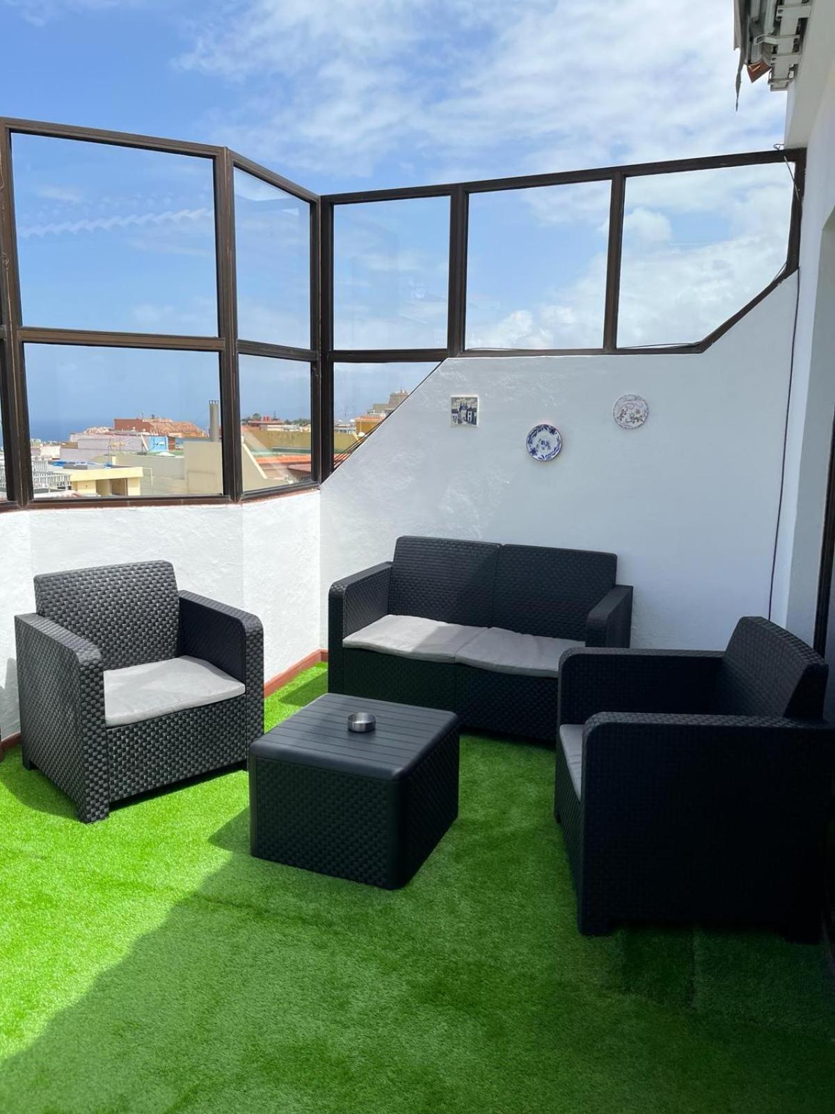 3 Dormitorios. Terraza. Bus Stop 洛斯雷尔雷赫斯 外观 照片